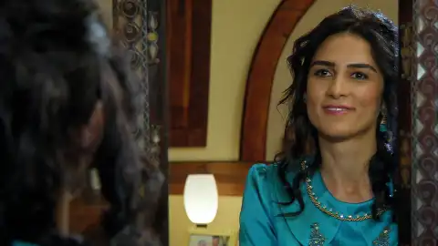 ¿Quién es realmente Leyla? y ¿qué quiere de los Kirman? ¿Quién es realmente Leyla? y ¿qué quiere de los Kirman?