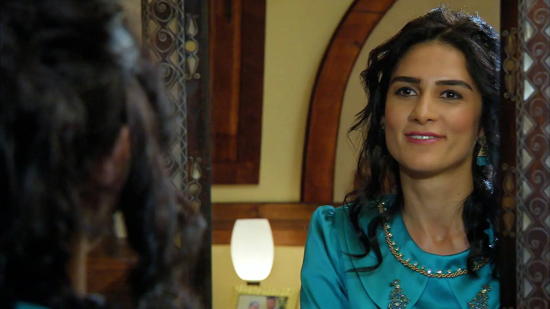 ¿Quién es realmente Leyla? y ¿qué quiere de los Kirman? ¿Quién es realmente Leyla? y ¿qué quiere de los Kirman?
