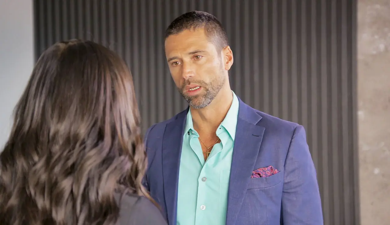 Alejandro está dispuesto a luchar por el amor imposible de Sofía