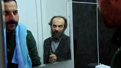 Devra intenta asesinar a Azad… ¡Pero no le sale bien la jugada! Devra intenta asesinar a Azad… ¡Pero no le sale bien la jugada!