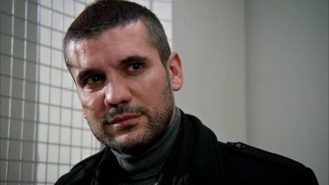 Devra intenta asesinar a Azad… ¡Pero no le sale bien la jugada!