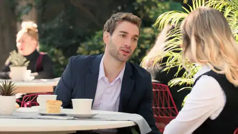 Iker pide perdón a Doménica por haber puesto dinero en su maleta Iker pide perdón a Doménica por haber puesto dinero en su maleta