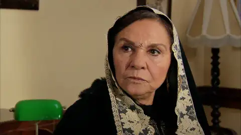 Nujin rompe en pedazos los sueños de Melek y Zehra con su decisión Nujin rompe en pedazos los sueños de Melek y Zehra con su decisión