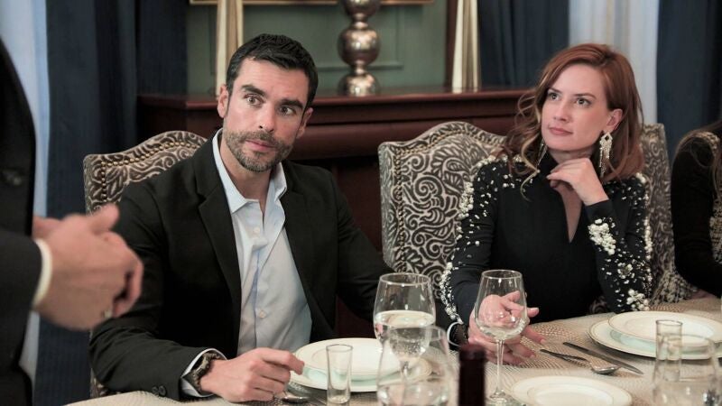  Jesús formaliza su relación con Carlota como parte de su plan para destruir a Augusto