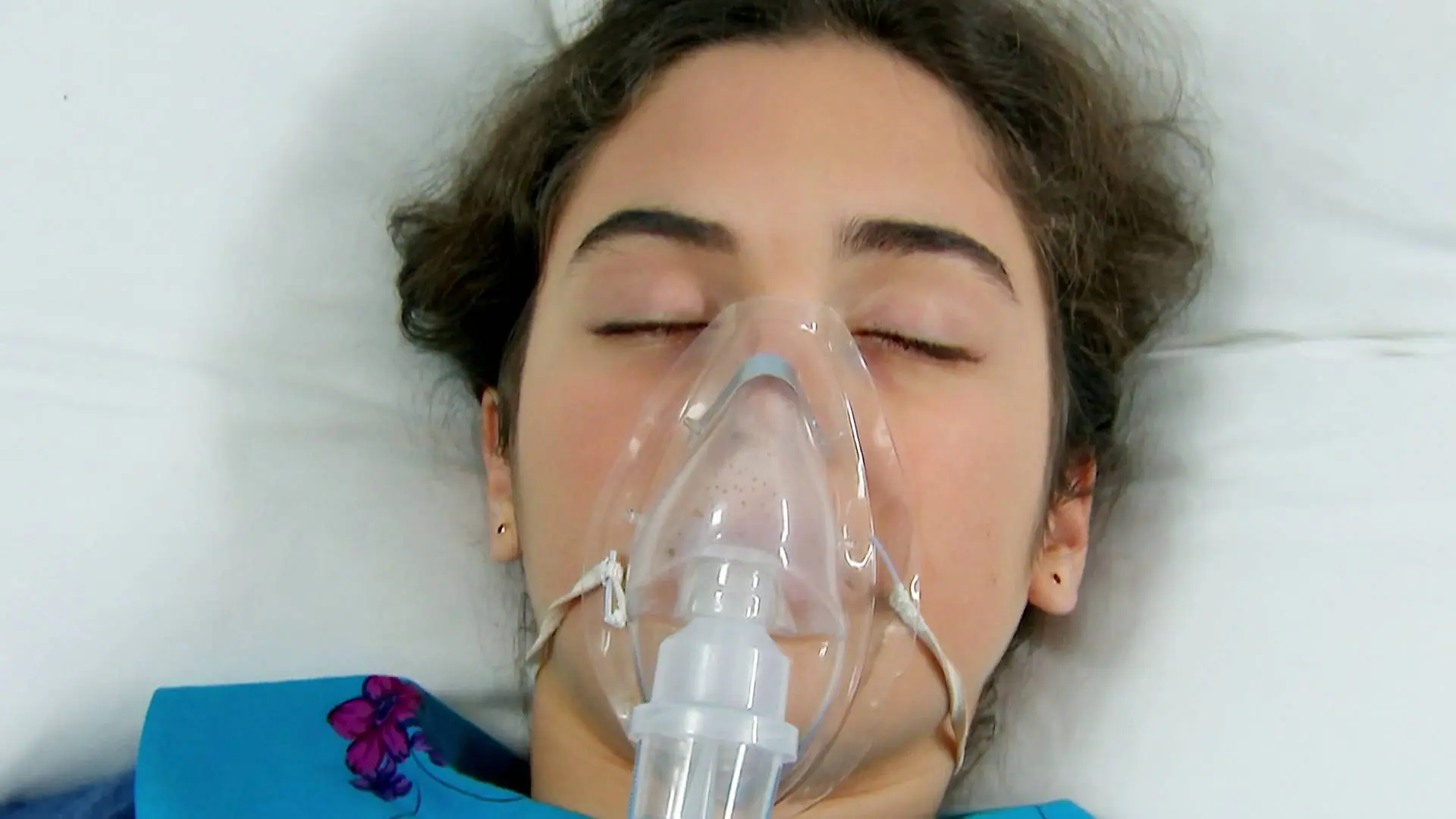 Zehra ingresa en el hospital muy grave Zehra ingresa en el hospital muy grave