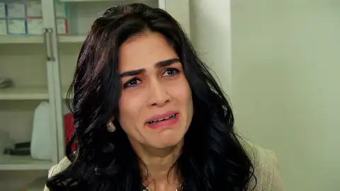 Todo apunta a que Leyla está detrás del envenenamiento a Zehra: la mujer de Devra paga muy caro sus pecados Todo apunta a que Leyla está detrás del envenenamiento a Zehra: la mujer de Devra paga muy caro sus pecados