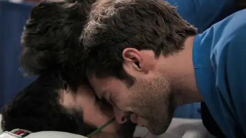 Samuel y Damián, más unidos que nunca ahora que Jesús se debate entre la vida y la muerte Samuel y Damián, más unidos que nunca ahora que Jesús se debate entre la vida y la muerte