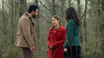 Las fechorías de Kadim, al descubierto: Zehra revela a Azad y a Melek la comprometida conversación del padre de Devra con su hijo 