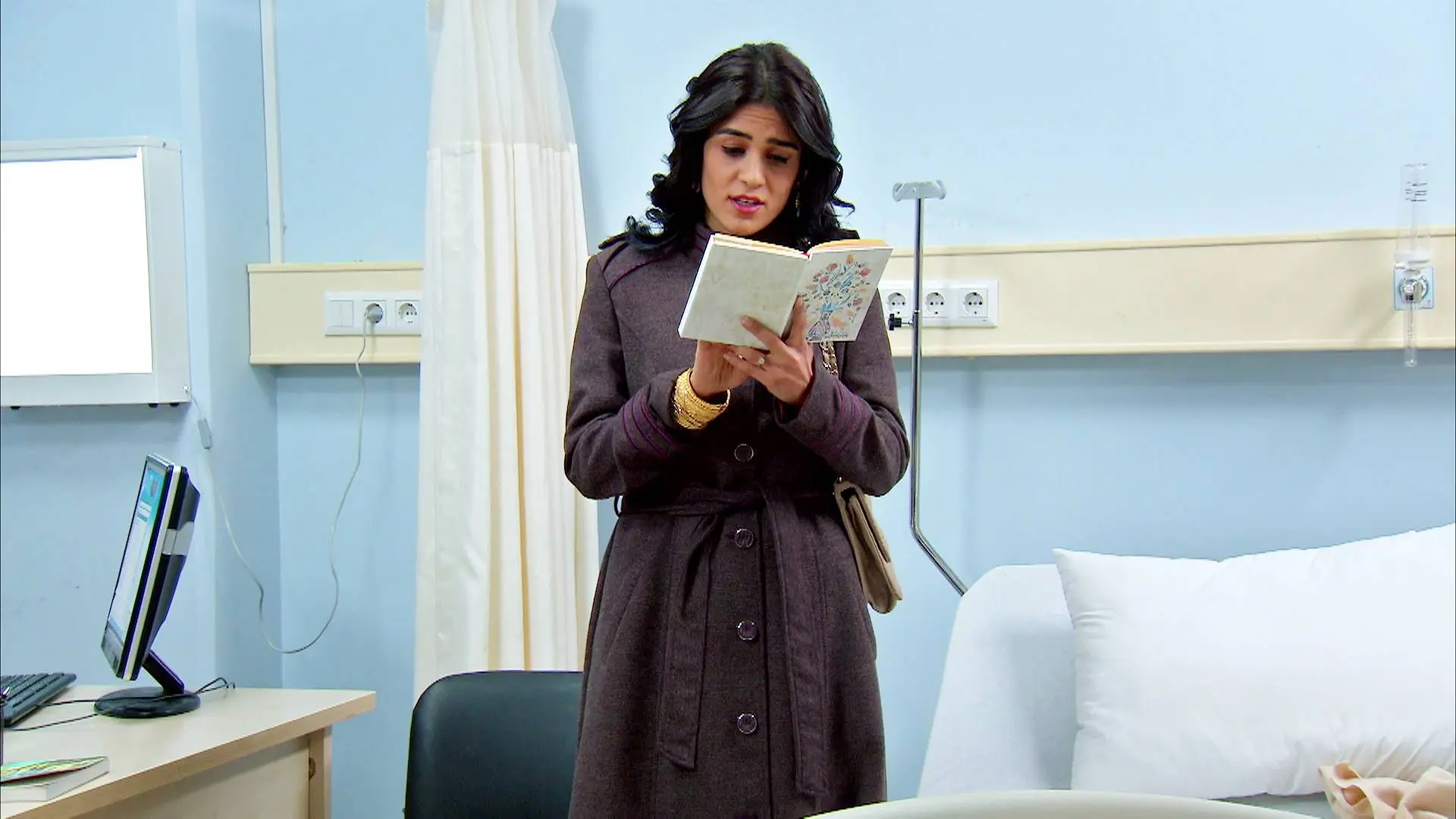 Leyla descubre el plan de huida de Melek y Zehra Leyla descubre el plan de huida de Melek y Zehra