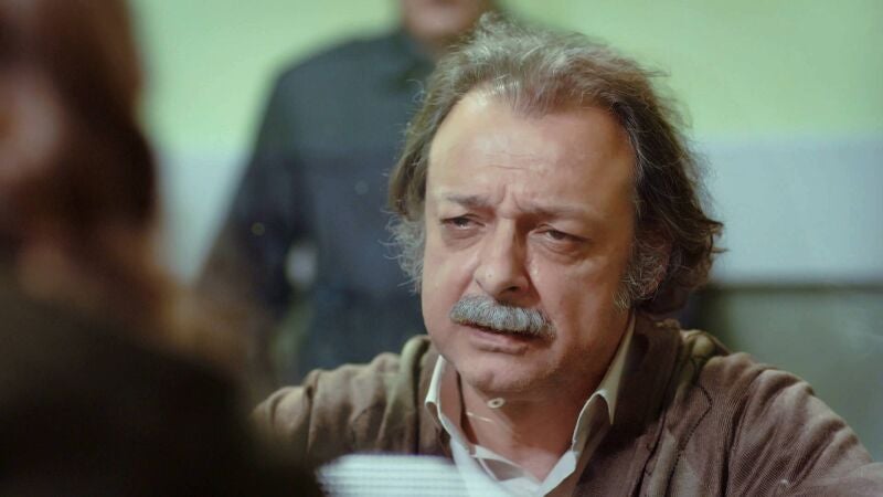 La promesa que Gülru hace a su padre en la cárcel y que dinamita su relación con Ömer