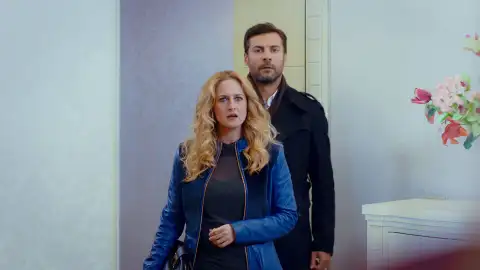 Gülfem se sale con la suya y consigue que Ömer y Cihan desprecien a Gülru Gülfem se sale con la suya y consigue que Ömer y Cihan desprecien a Gülru