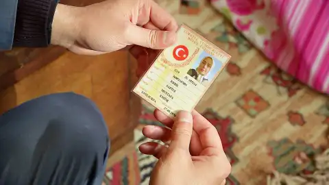 Devra descubre que Fatma no se llama así Devra descubre que Fatma no se llama así