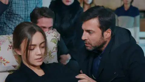 Gülru culpa a Ömer de la muerte de su padre Gülru culpa a Ömer de la muerte de su padre