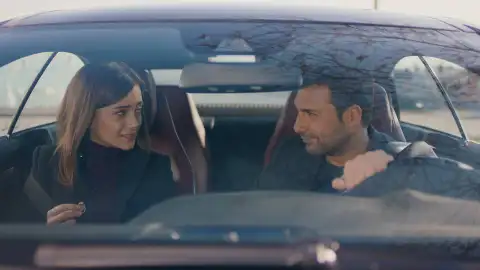 Ömer pide matrimonio a Gülru Ömer pide matrimonio a Gülru