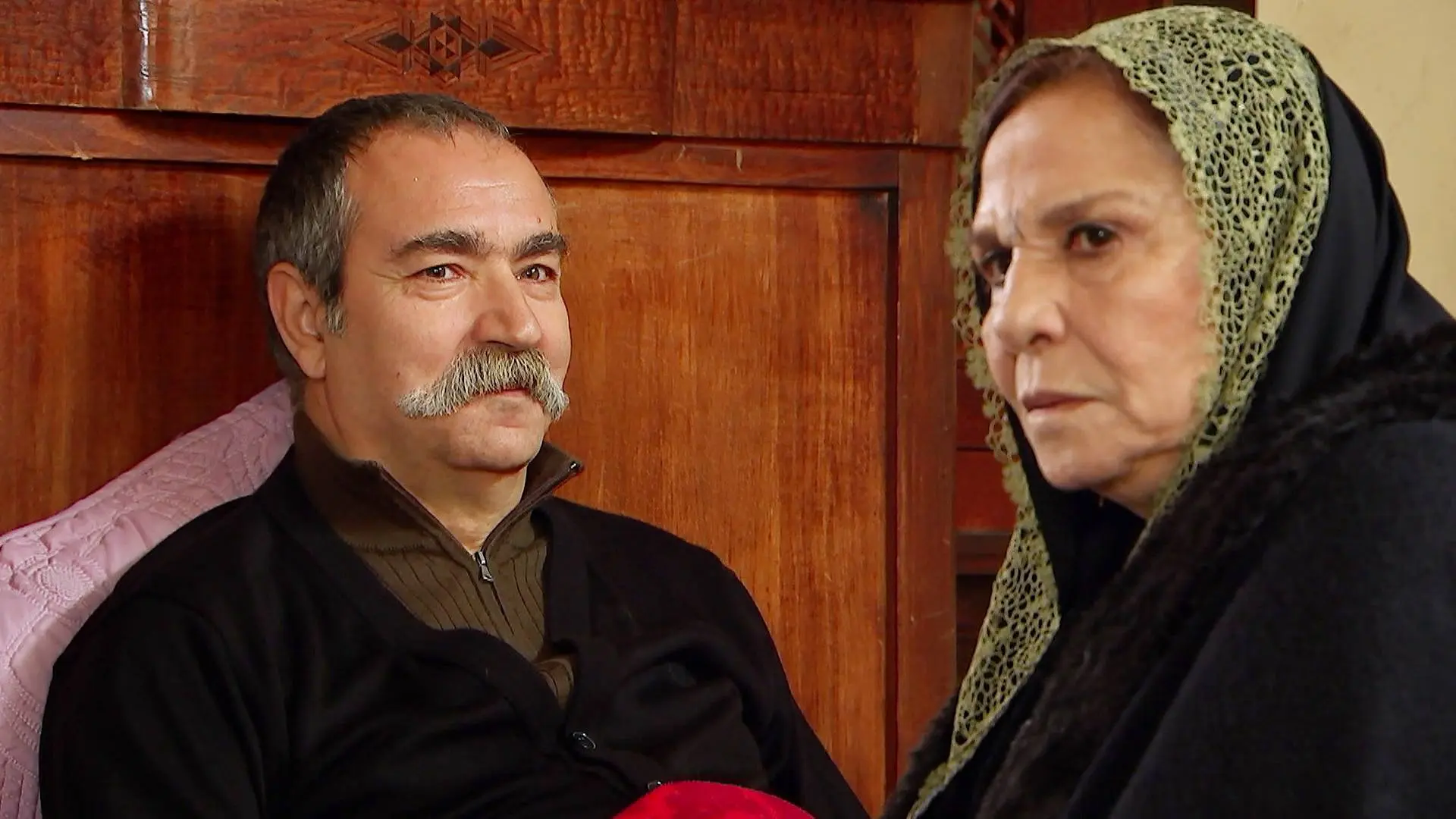 La nota escrita por Kadim que permite a Nujin descubrir que Devra es hijo de Fatma