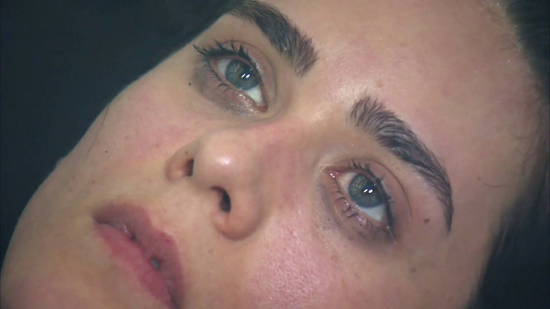 Melek Esposa joven