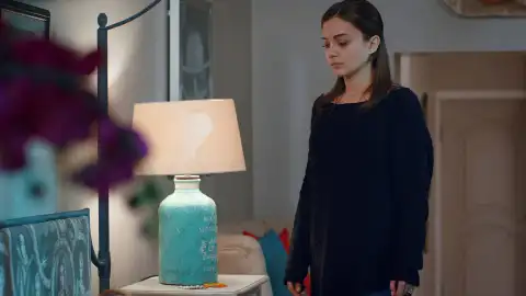 Gülru Guerra de rosas