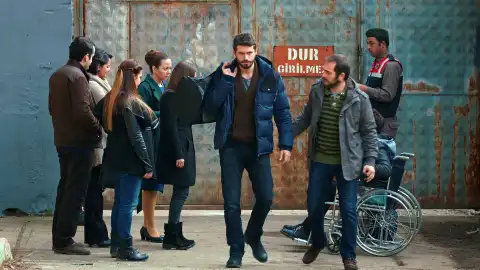 Mert Guerra de rosas