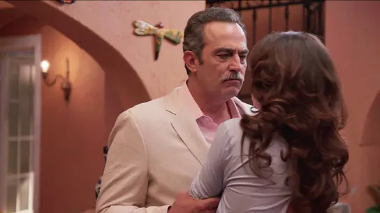 Elías le propone a Natalia ser su amante Elías le propone a Natalia ser su amante