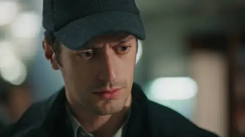 Sedat Tras el cristal