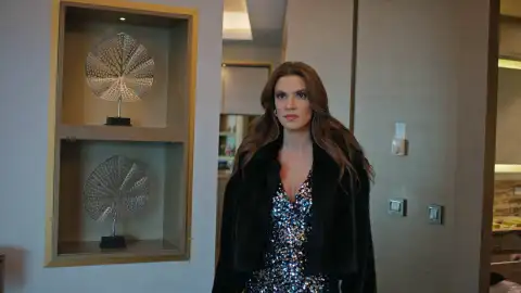 Melisa Tras el cristal