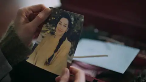 La hermana de Nalan Tras el cristal