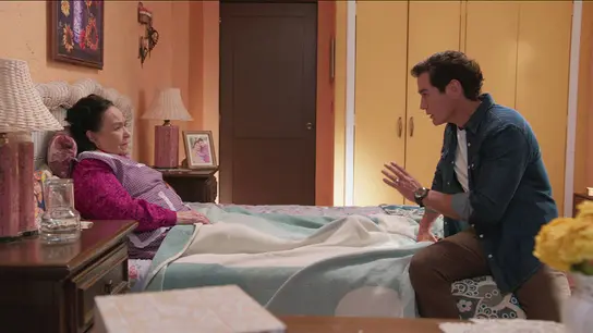 Vicente le confía a su abuela sus sentimientos hacia Natalia Vicente le confía a su abuela sus sentimientos hacia Natalia