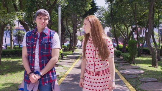 José José le comunica a Regina cuales son los sentimientos de Chente hacia su madre