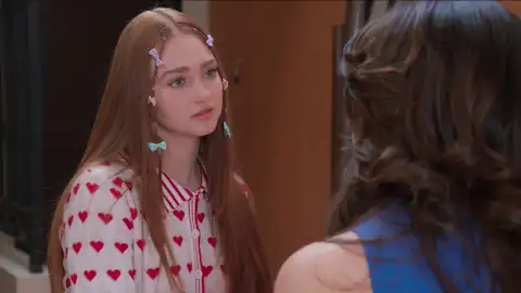 Crece el rumor de que Vicente y Natalia son amantes y Regina busca conocer la verdad Crece el rumor de que Vicente y Natalia son amantes y Regina busca conocer la verdad