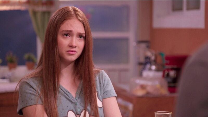 Vicente se gana el cariño de Regina mientras que su hermana Andrea trata de torpedear su relación