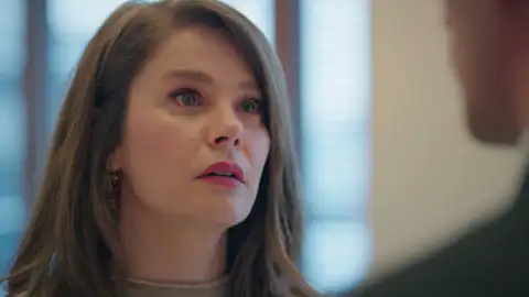 Nalan Tras el cristal