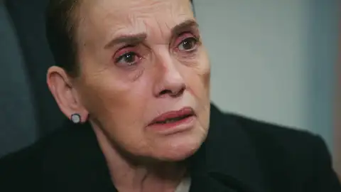 Feride Tras el cristal