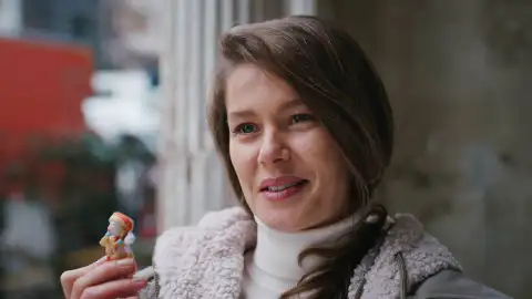 Nalan Tras el cristal