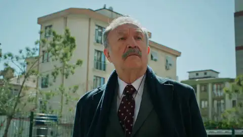 Sedat, al descubierto: su padre Rifat destapa su gran secreto  Sedat, al descubierto: su padre Rifat destapa su gran secreto