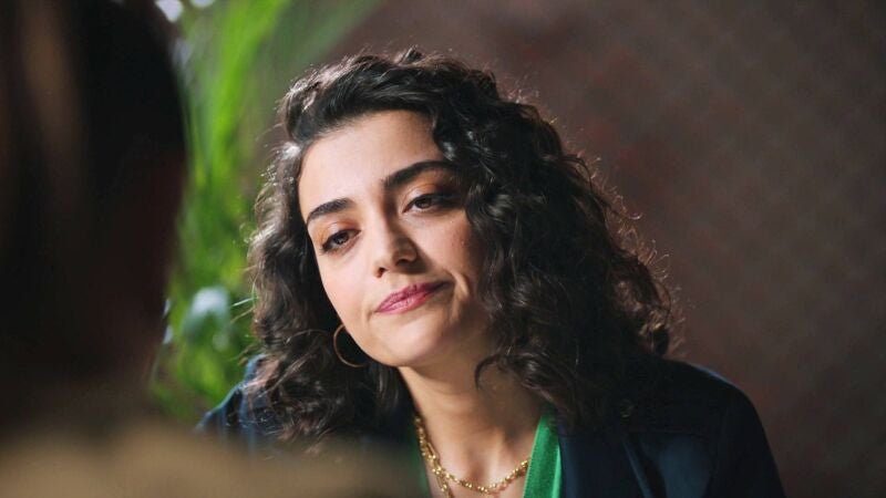 Bilur tiene la clave de lo que le ocurre a Hayrin con Nalan y Feride intenta poner remedio