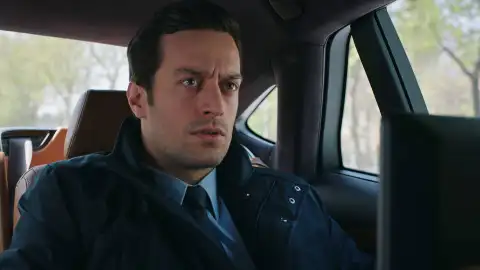 Sedat Tras el cristal