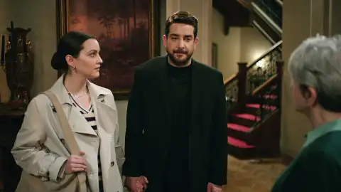 Muzo y Pera Tras el cristal