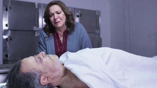 Teresa, devastada por la muerte de su marido Claudio