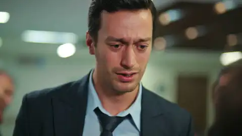 Sedat Tras el cristal