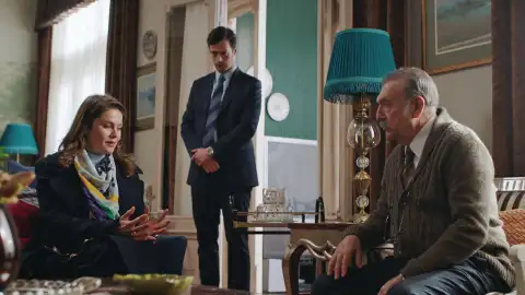 Nalan y Rifat Tras el cristal