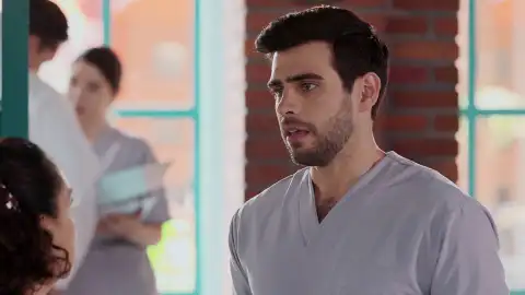Rodrigo comunica a Elena que Valeria está en coma Rodrigo comunica a Elena que Valeria está en coma