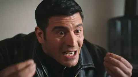 Hayrin Tras el cristal