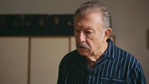 Rifat Tras el cristal