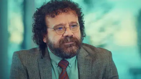 Adil dispuesto a sacrificar su carrera como médico por Alí  Adil dispuesto a sacrificar su carrera como médico por Alí