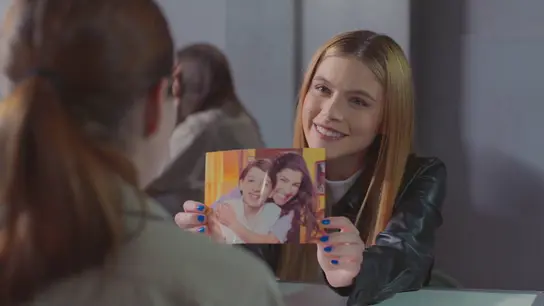 Natalia atormenta a Valeria en prisión y le hace creer que ha iniciado un romance con Mateo Natalia atormenta a Valeria en prisión y le hace creer que ha iniciado un romance con Mateo