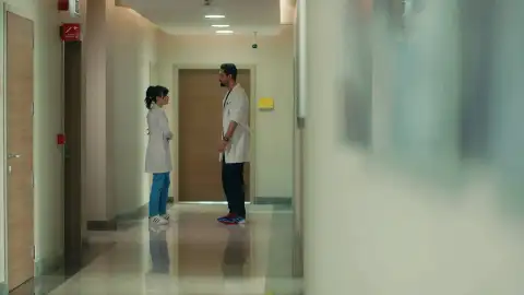 Nazli se siente mal por la decisión que ha tomado Ferman Nazli se siente mal por la decisión que ha tomado Ferman