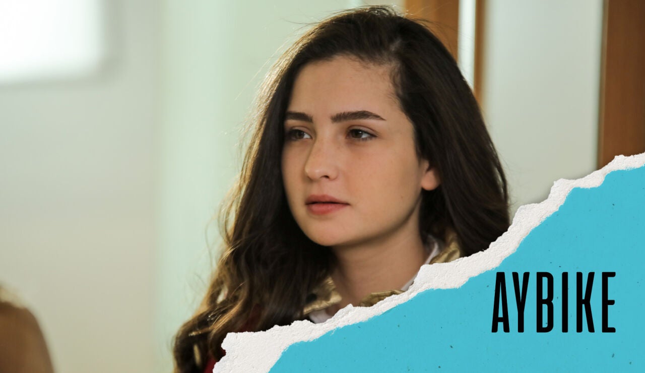 Aybike es la hija de Şeng&uuml;l y Orhan