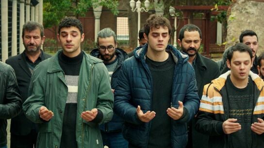 La tragedia golpea a los hermanos Eren: pierden a sus padres repentinamente 