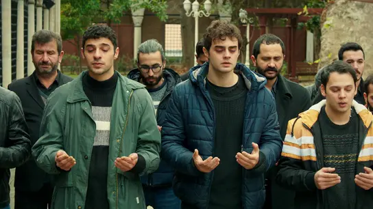 La tragedia golpea a los hermanos Eren: pierden a sus padres repentinamente La tragedia golpea a los hermanos Eren: pierden a sus padres repentinamente