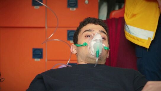 Kadir logra despertarse tras intoxicarse con el humo de la estufa